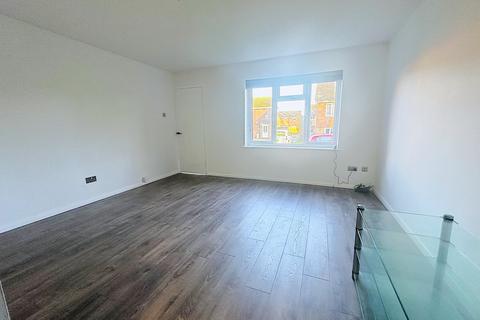 2 bedroom ground floor flat to rent, Ashdown Road, Bexhill-on-Sea, TN40