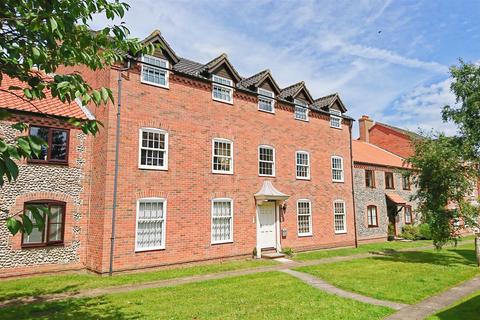 2 bedroom apartment to rent, Runton House Close, West Runton