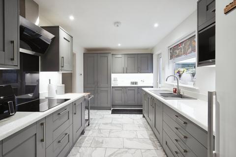 18 Lenacre Avenue, Whitfield, Dover, CT16 3HH