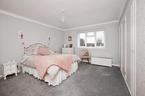 18 Lenacre Avenue, Whitfield, Dover, CT16 3HH