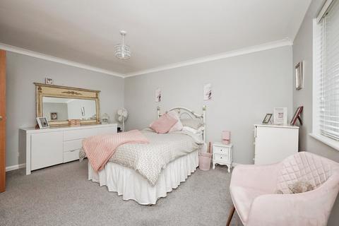 18 Lenacre Avenue, Whitfield, Dover, CT16 3HH