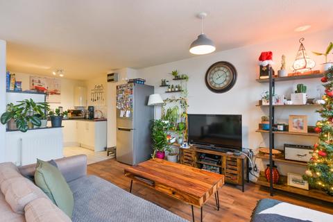 69 Perran Walk, Brentford, TW8 0LT