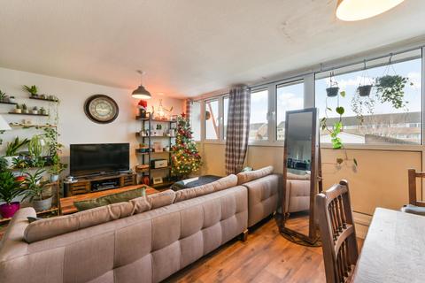 69 Perran Walk, Brentford, TW8 0LT