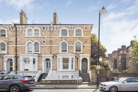 3 bedroom flat for sale, Ferndale Road, London SW4