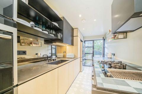 3 bedroom flat for sale, Clitheroe Road, London SW9