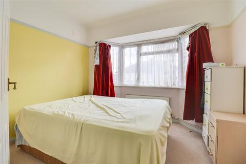 2 Dulverton Close, Westcliff-on-sea, SS0 0HS