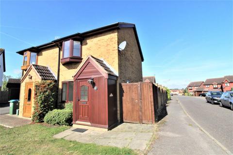 2 bedroom semi-detached house to rent, Thorne Way, Aylesbury HP20