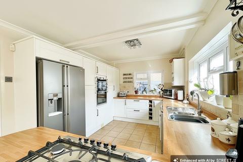 undefined, Central Avenue, Telscombe Cliffs, BN10 7NB