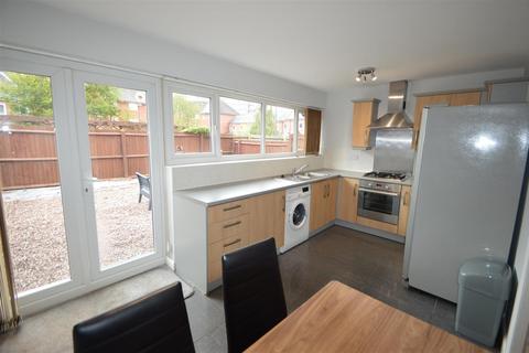 3 bedroom house to rent, Drayton Street, Manchester M15