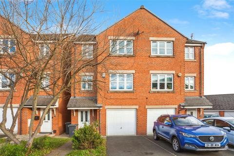 4 bedroom semi-detached house for sale, Scampston Drive, East Ardsley, Wakefield, West Yorkshire, WF3