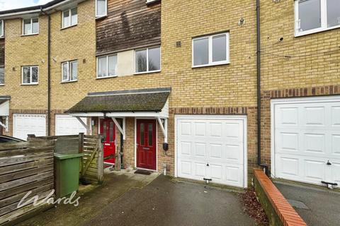 3 bedroom townhouse to rent, Morton Way Maidstone ME15