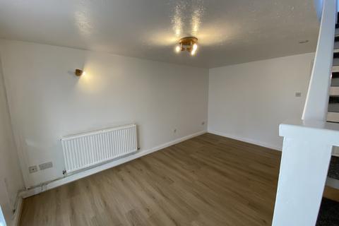 2 bedroom terraced house to rent, Hatfield Court, Swansea