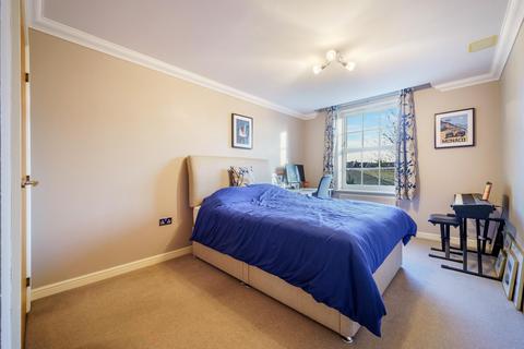 2 bedroom flat for sale, Mill House, Holme Court, Isleworth TW7