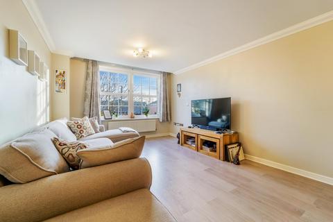 2 bedroom flat for sale, Mill House, Holme Court, Isleworth TW7