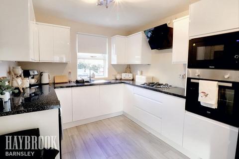 15 Cornfall Place, Barnsley, S70 6BW