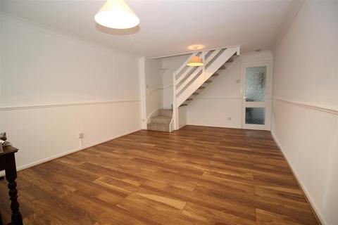 2 bedroom house to rent, Woodwards , Broadfield, Crawley, West Sussex. RH11 9PJ