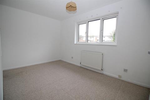 2 bedroom house to rent, Woodwards , Broadfield, Crawley, West Sussex. RH11 9PJ