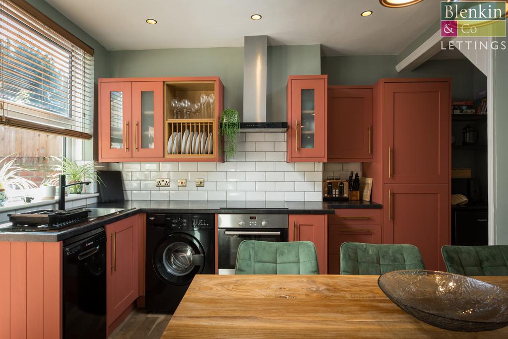 Kitchen/ Dining Room