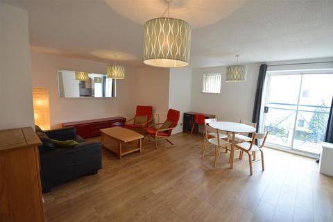 3 bedroom flat to rent, Mallow Street, Manchester M15