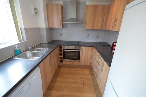 3 bedroom flat to rent, Mallow Street, Manchester M15