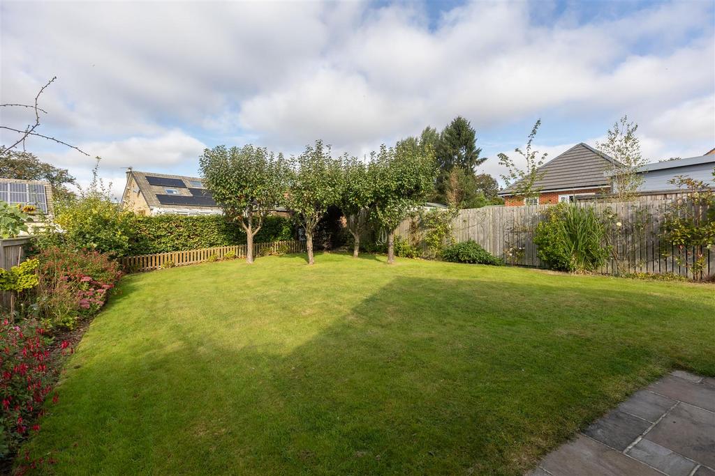 Corbie Way 33 External-5.jpg