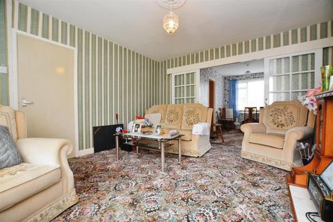 3 bedroom semi-detached house for sale, Bolingbroke Road, Scunthorpe