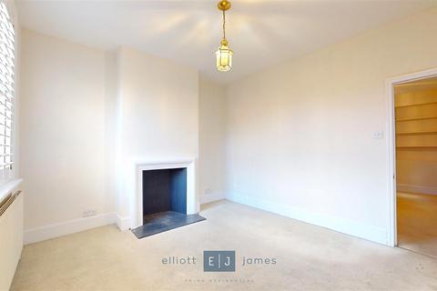 2 bedroom end of terrace house for sale, Clifton Road, Loughton IG10