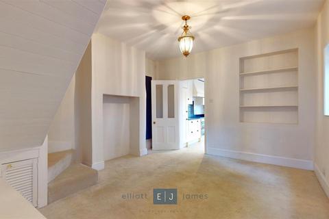 21 Clifton Road, Loughton, IG10 1EA
