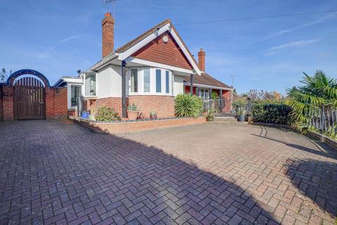 3 bedroom detached house for sale, Henley Road, Caversham