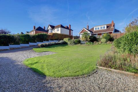 3 bedroom detached house for sale, Henley Road, Caversham, Reading