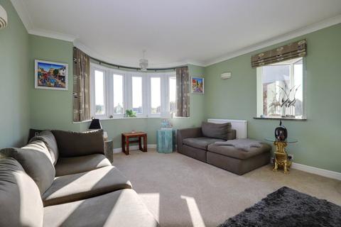 3 bedroom detached house for sale, Henley Road, Caversham, Reading