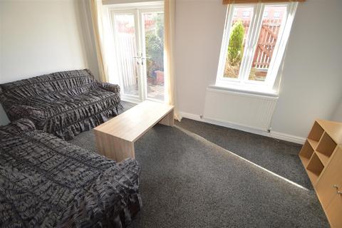 3 bedroom house to rent, Reilly Street, Manchester M15