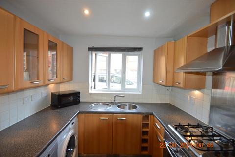 3 bedroom house to rent, Reilly Street, Manchester M15