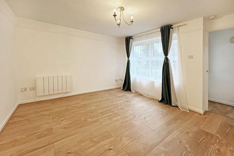 1 bedroom semi-detached house to rent, Winster Avenue, Dorridge, Solihull, West Midlands, B93