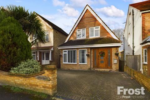 3 bedroom detached house for sale, Avenue Road, Staines-upon-Thames, Surrey, TW18