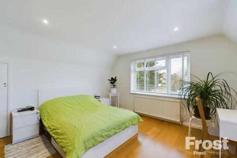 3 bedroom detached house for sale, Avenue Road, Staines-upon-Thames, Surrey, TW18