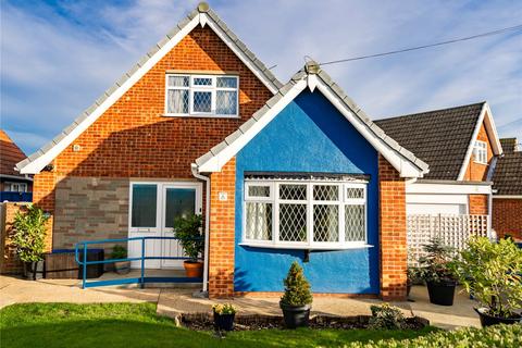 3 bedroom bungalow for sale, Waby Close, Grimsby, Lincolnshire, DN37