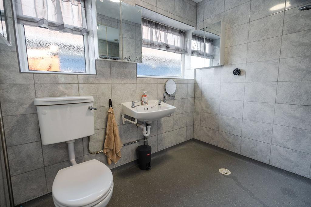 Wet Room (2)