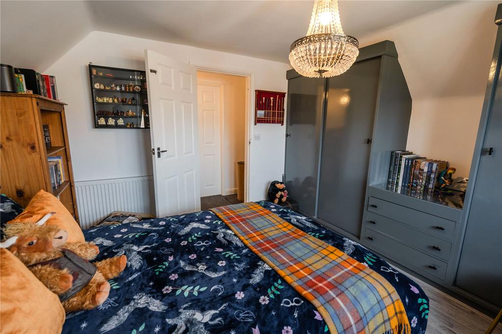 Bedroom 1 (2)