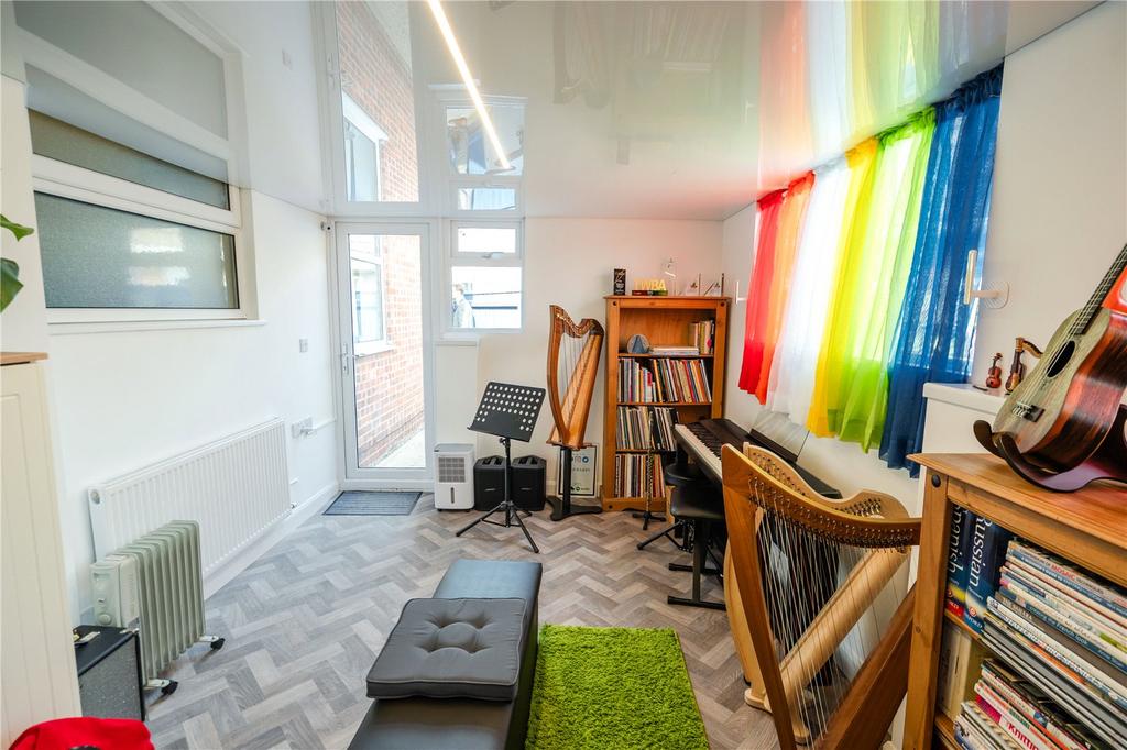 Music Room (2)