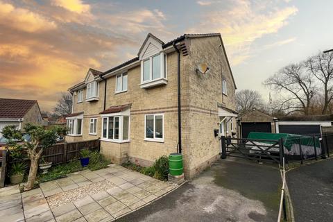 4 bedroom semi-detached house to rent, Kensington Gardens, Bridgwater