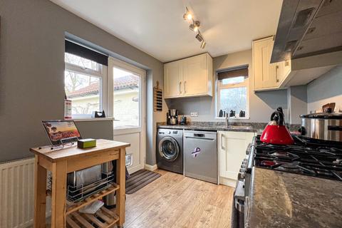 4 bedroom semi-detached house to rent, Kensington Gardens, Bridgwater