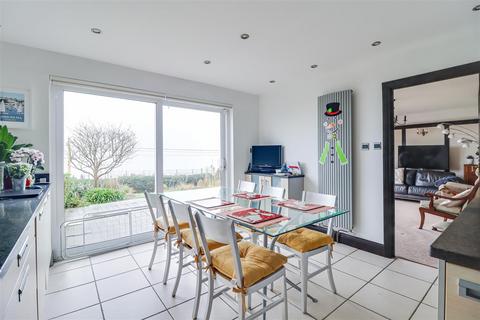 4 bedroom detached house for sale, Grand Parade, Leigh-On-Sea SS9