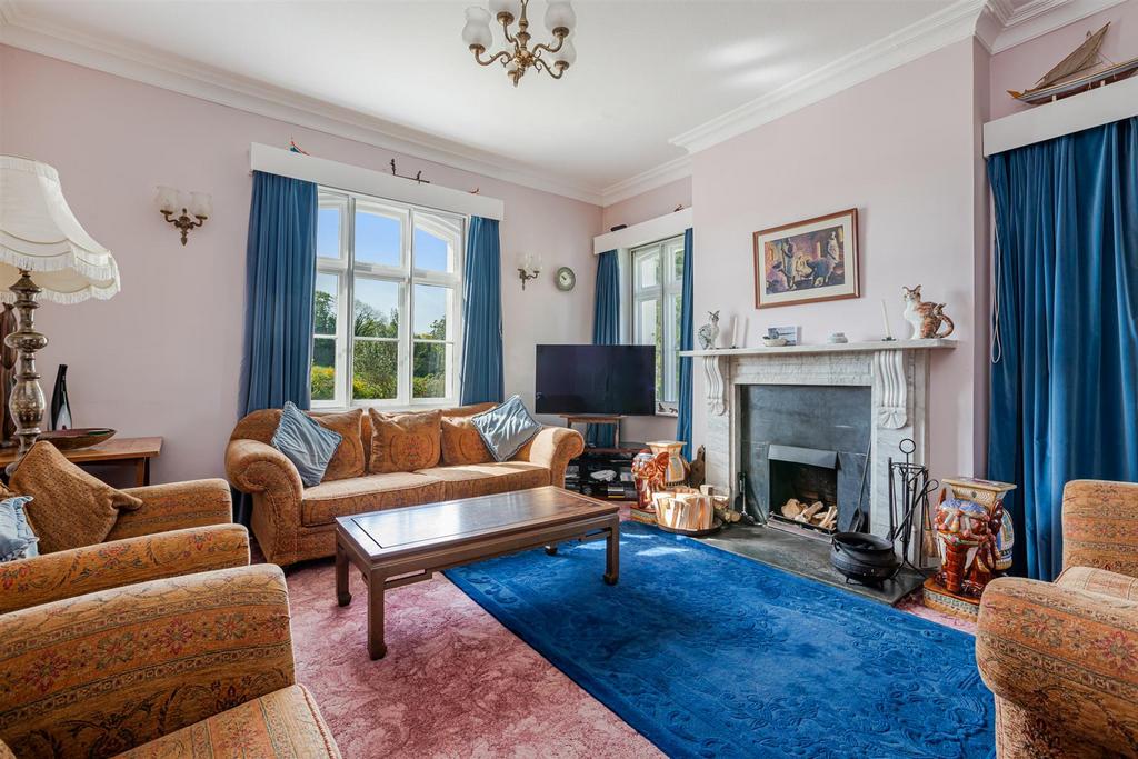 A 3 - Higher Bowden House Totnes internals - 22050