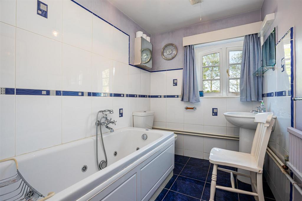 A 13 - Higher Bowden House Totnes internals - 2205