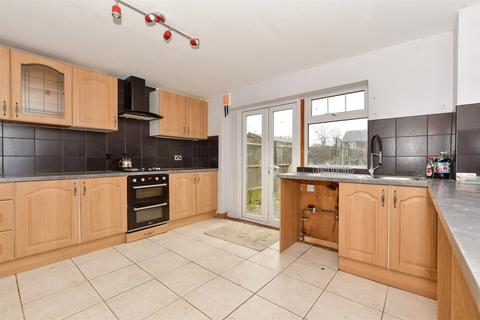 3 bedroom terraced house for sale, Newenden Close, Ashford, Kent