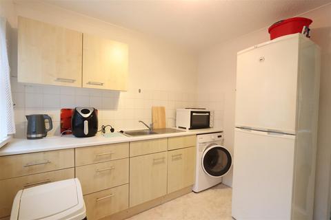 1 bedroom apartment to rent, Le Mont Pinel, Jersey JE2