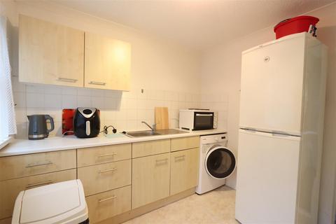 1 bedroom apartment to rent, Le Mont Pinel, Jersey JE2