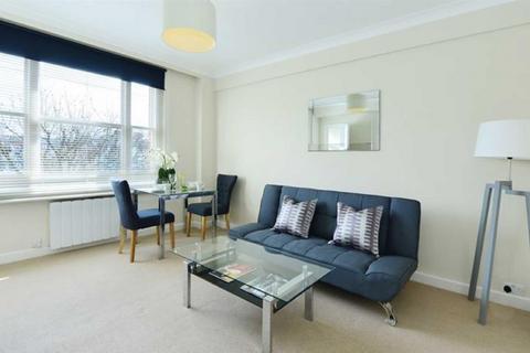 Studio to rent, Hill Street, Mayfair