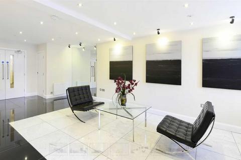 Studio to rent, Hill Street, Mayfair